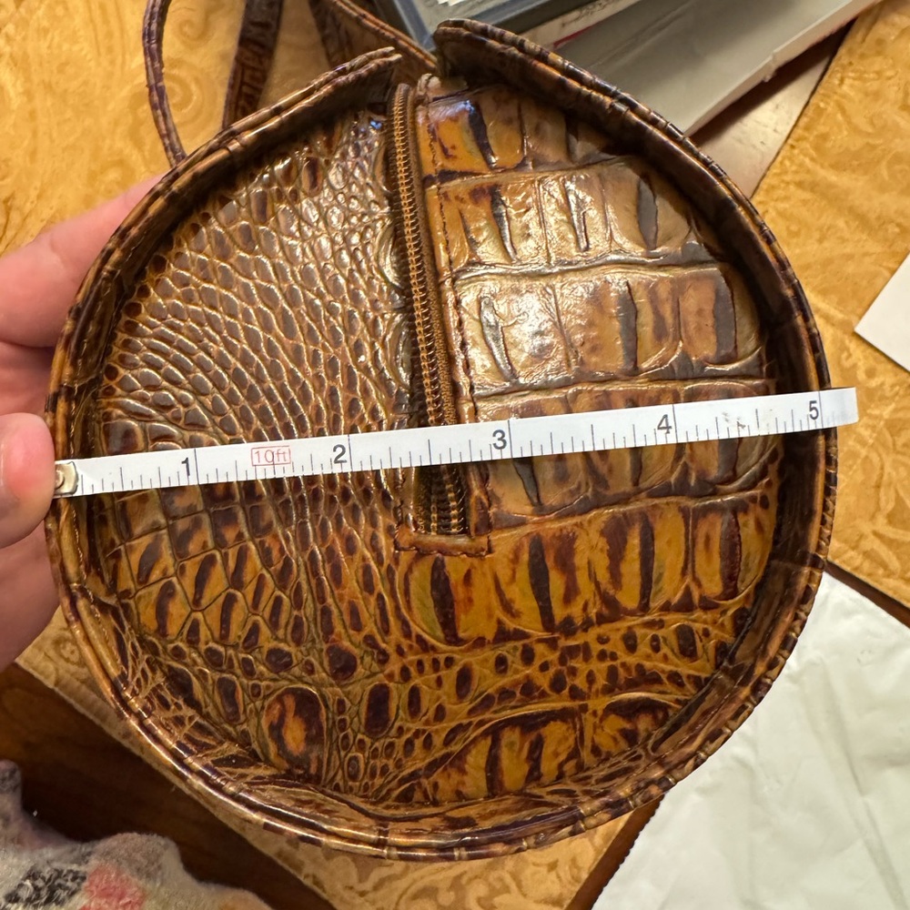 Besso Reptile Round Embossed Leather Barrel Shaped Handbag Purse - Picture 6 of 7